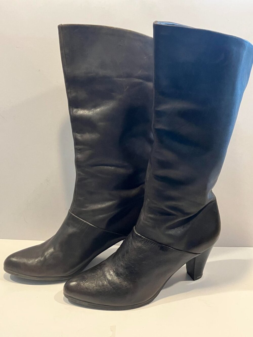 Bloomingdales Boots Brown Leather Boots Size 9 M Like New 3.25 in heel